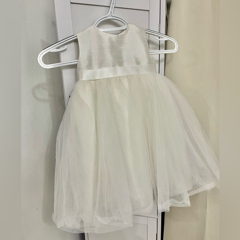 David’s Bridal Flower Girl Dress with Tulle and Ribbon Waist, Size 18 months